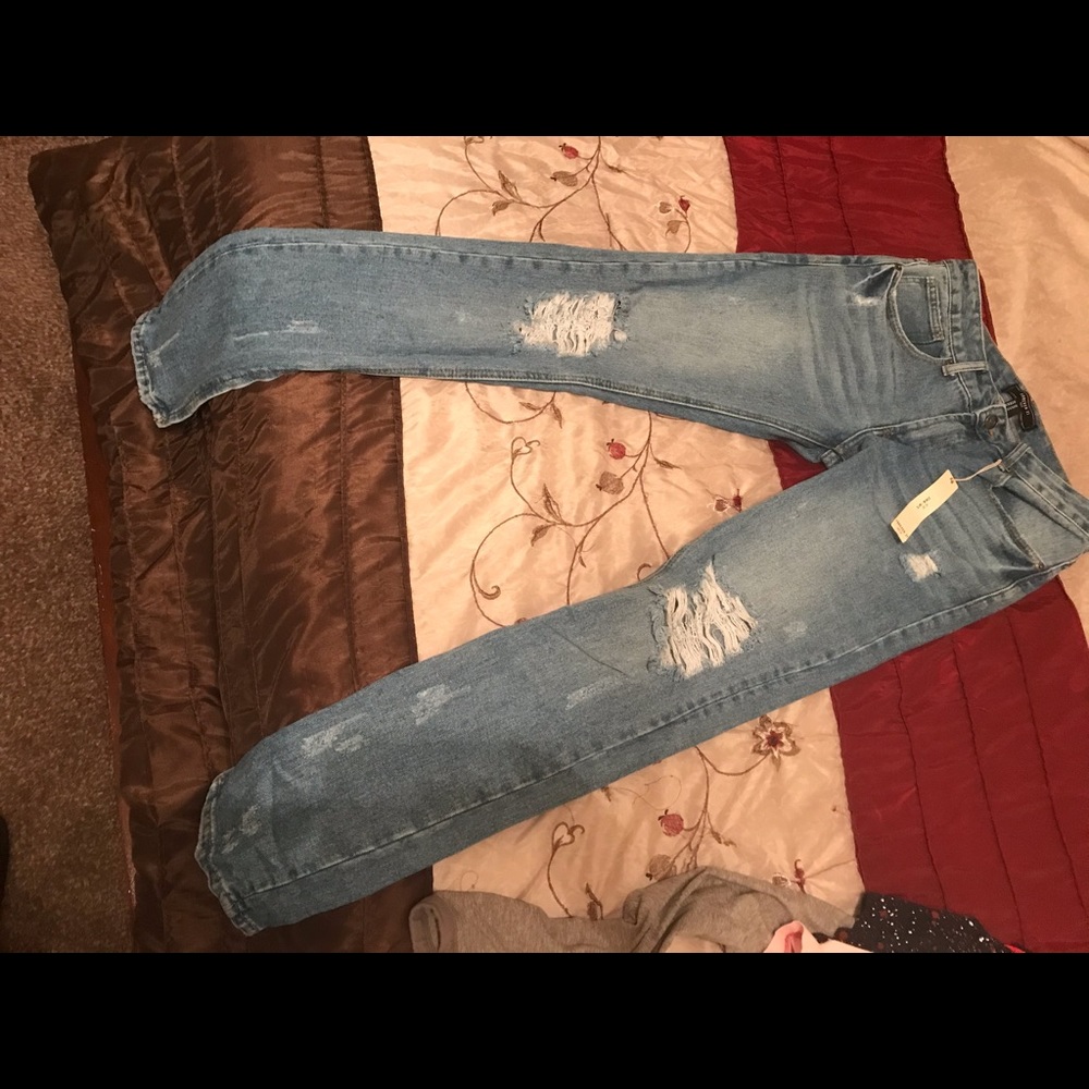 Ripped jeans forever 21